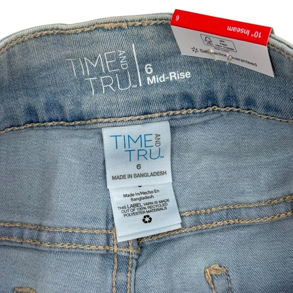 Time and Tru Women’s Size 6 light wash Bermuda shorts denim NWT - Picture 5 of 11